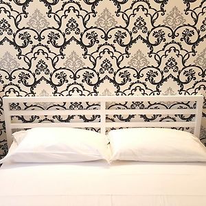 Zimmer mit Kingsize-Bett